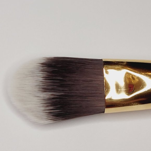 Luxie 510 Foundation Face Brush ~ New ~ Gold - Picture 4 of 4